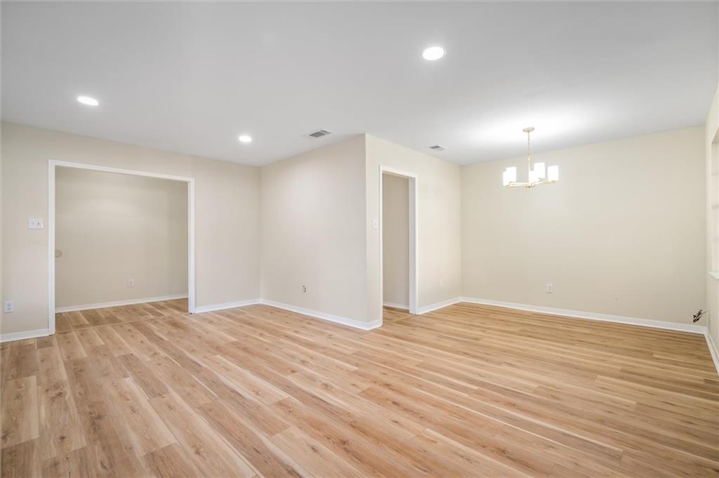 7061 Lee Circle W