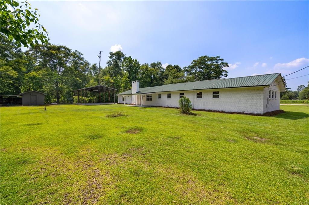 207 Oak Street W