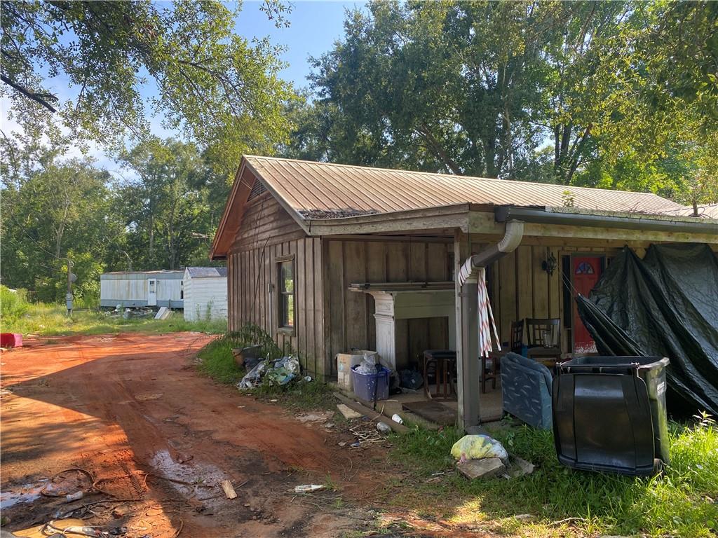5561 Thomas Drive