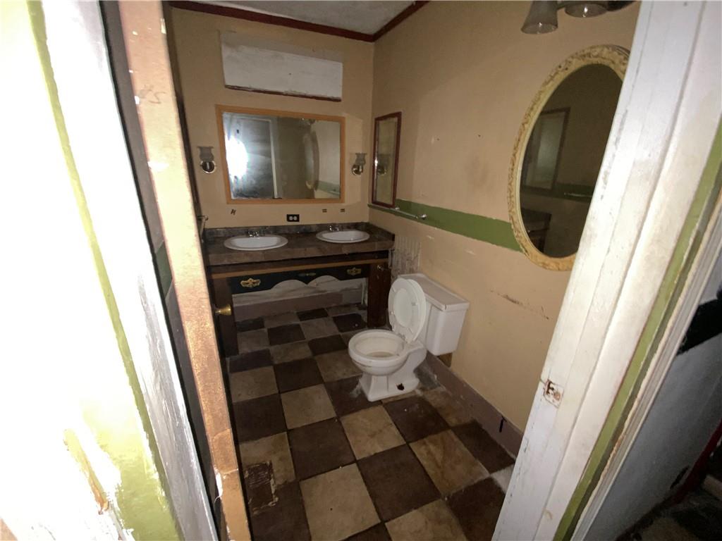 1350 Old Shell Road