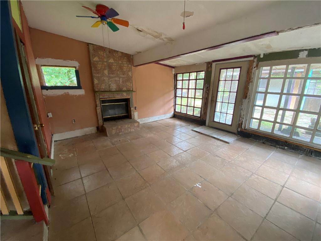 1350 Old Shell Road