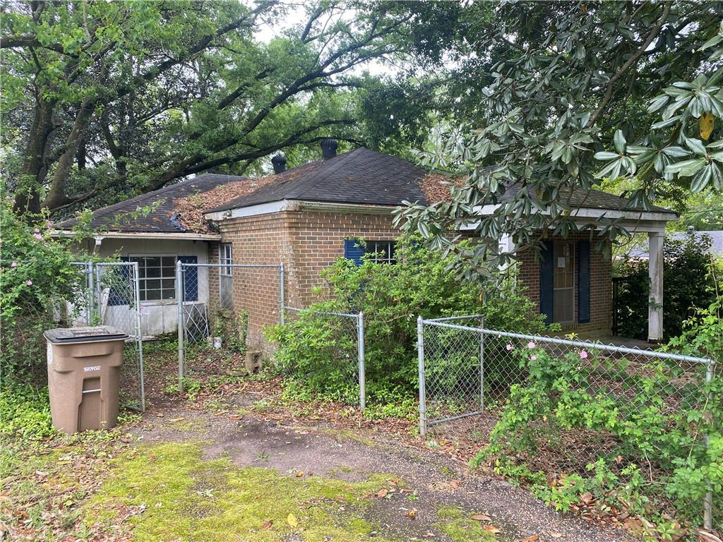 957 Pinemont Drive