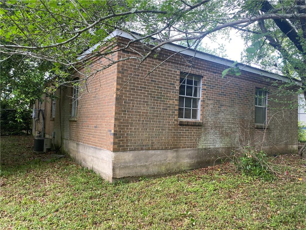957 Pinemont Drive