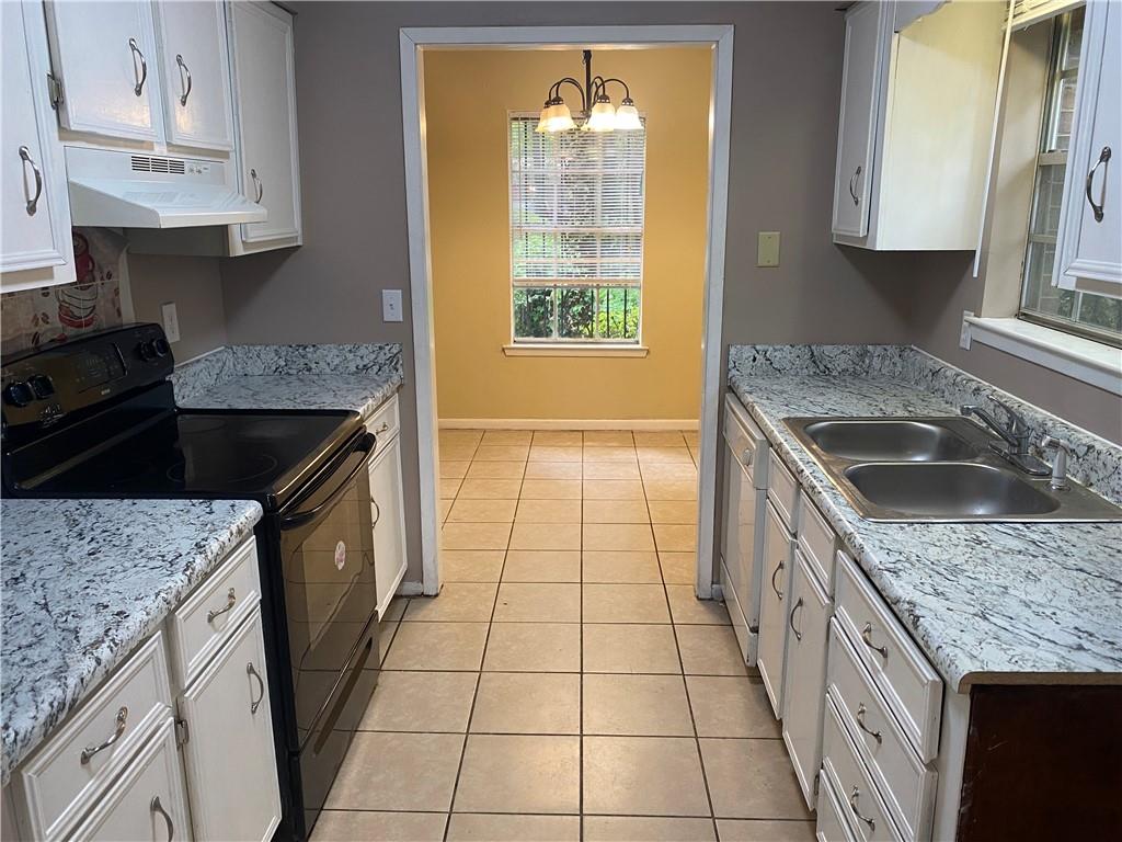 1124 Orangeburg Drive W
