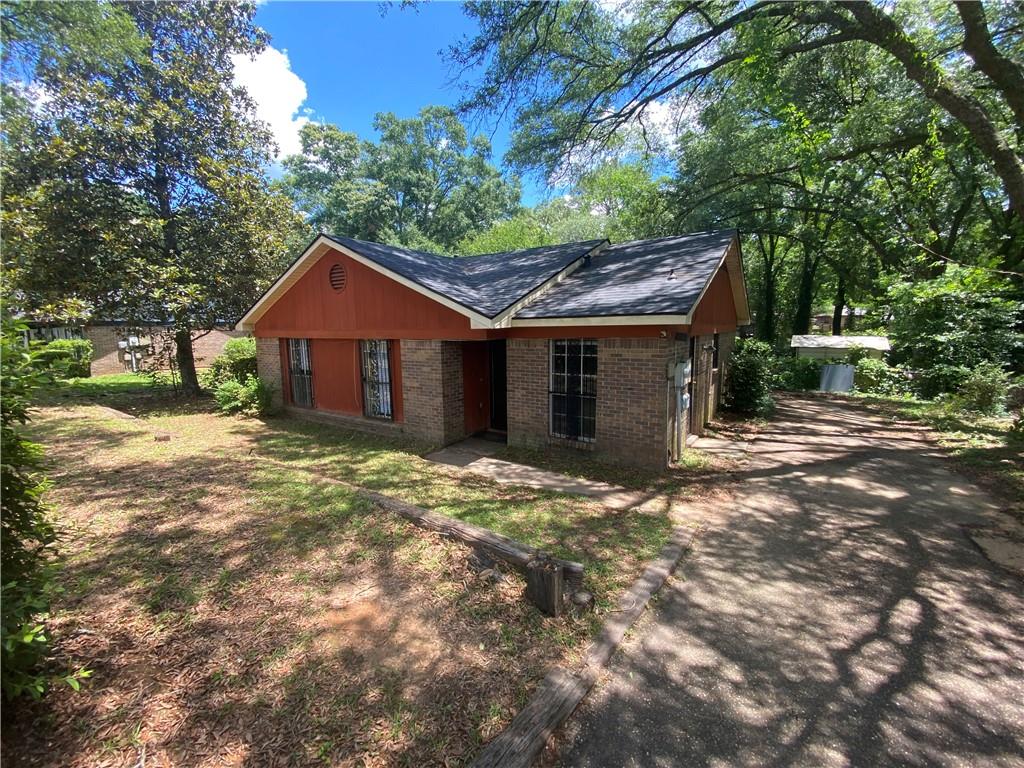 1124 Orangeburg Drive W