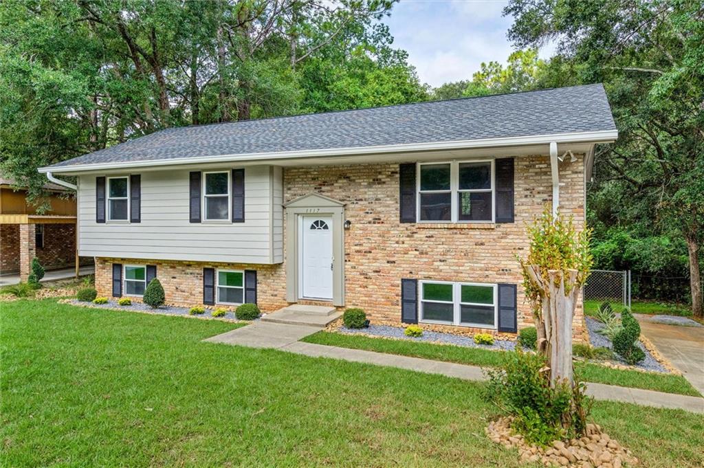 1117 Greenway Drive W