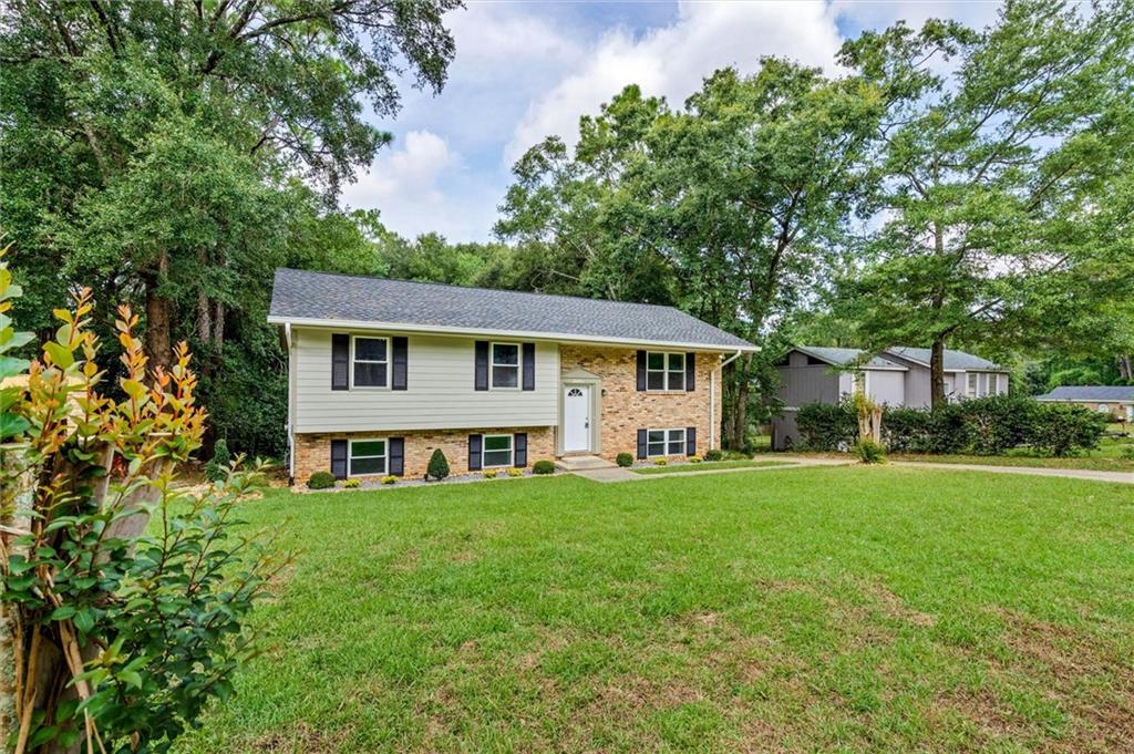 1117 Greenway Drive W