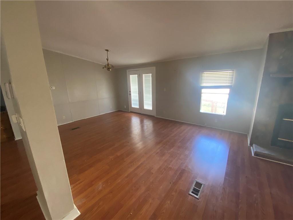 1501 Lois Drive
