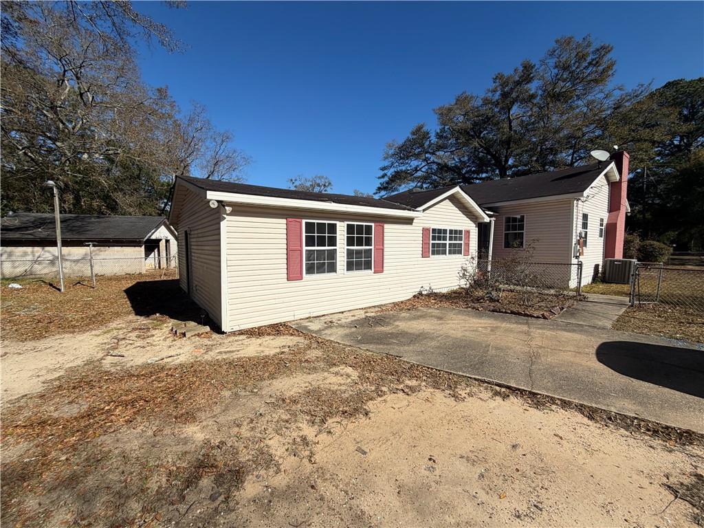 551 E Downing Street