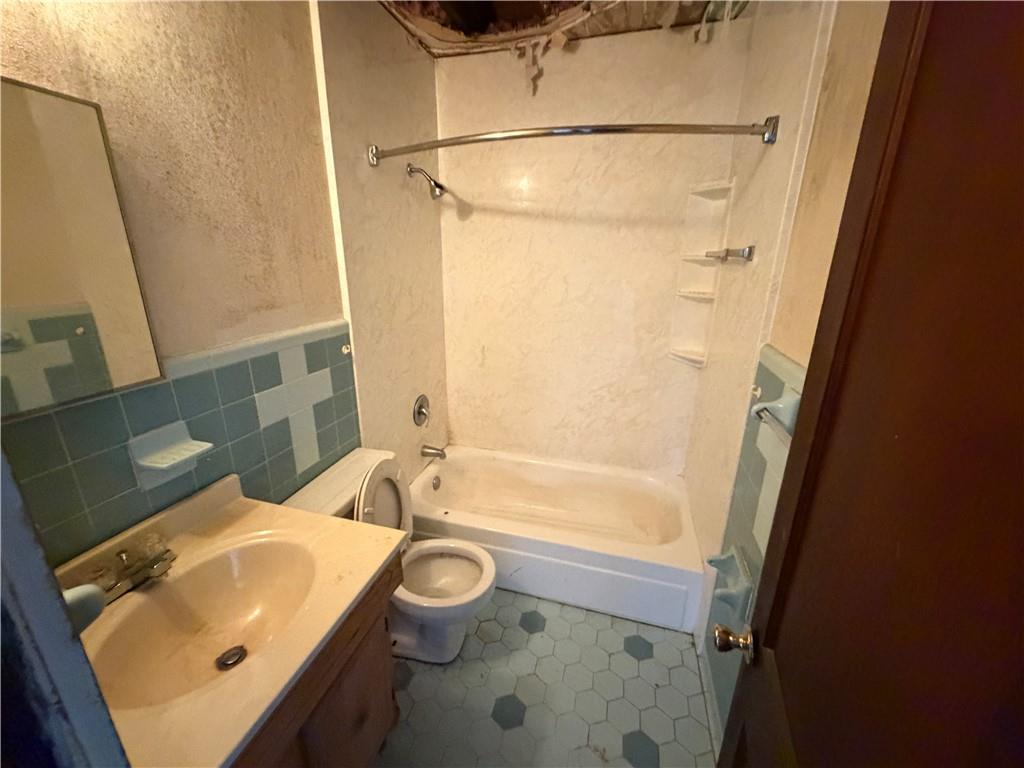 551 E Downing Street