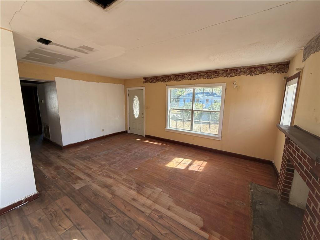 551 E Downing Street