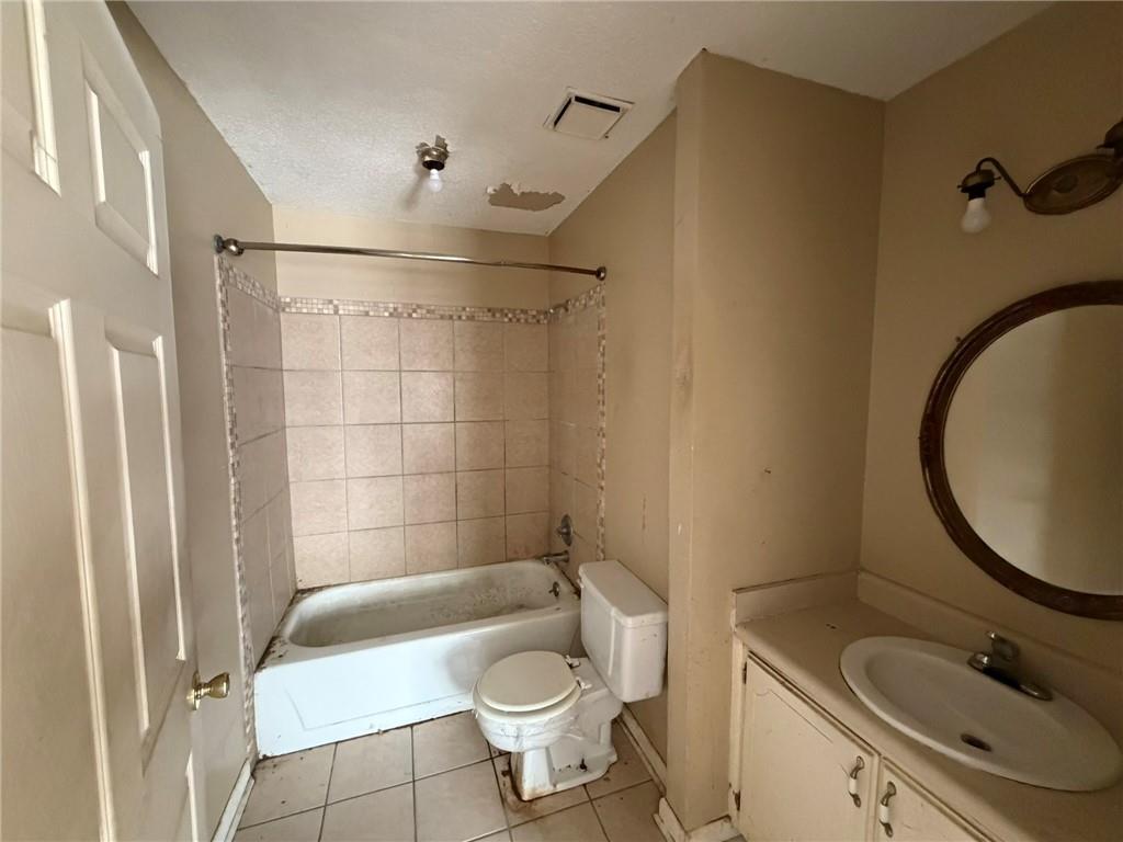 5550 Plantation Oaks Drive