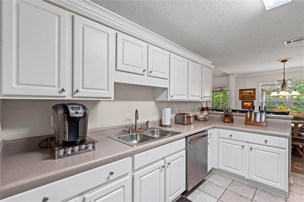 7086 Crown Pointe Drive