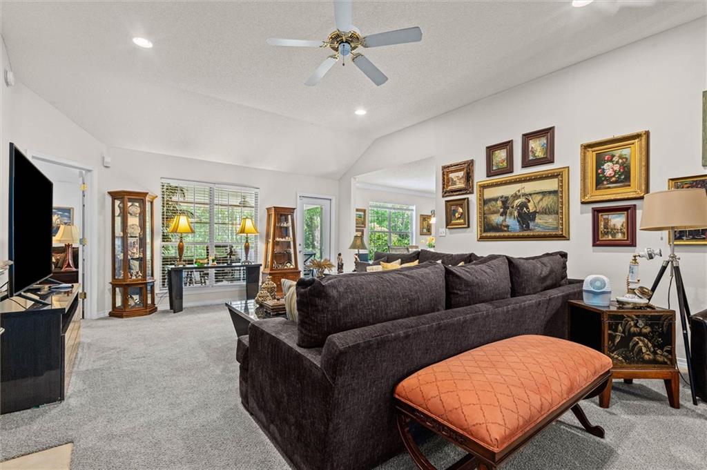 7086 Crown Pointe Drive