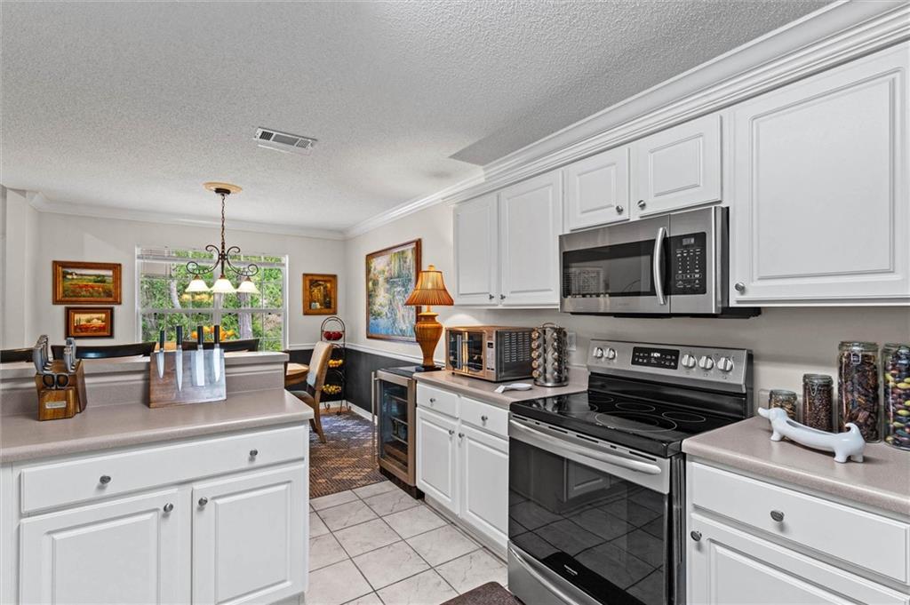 7086 Crown Pointe Drive