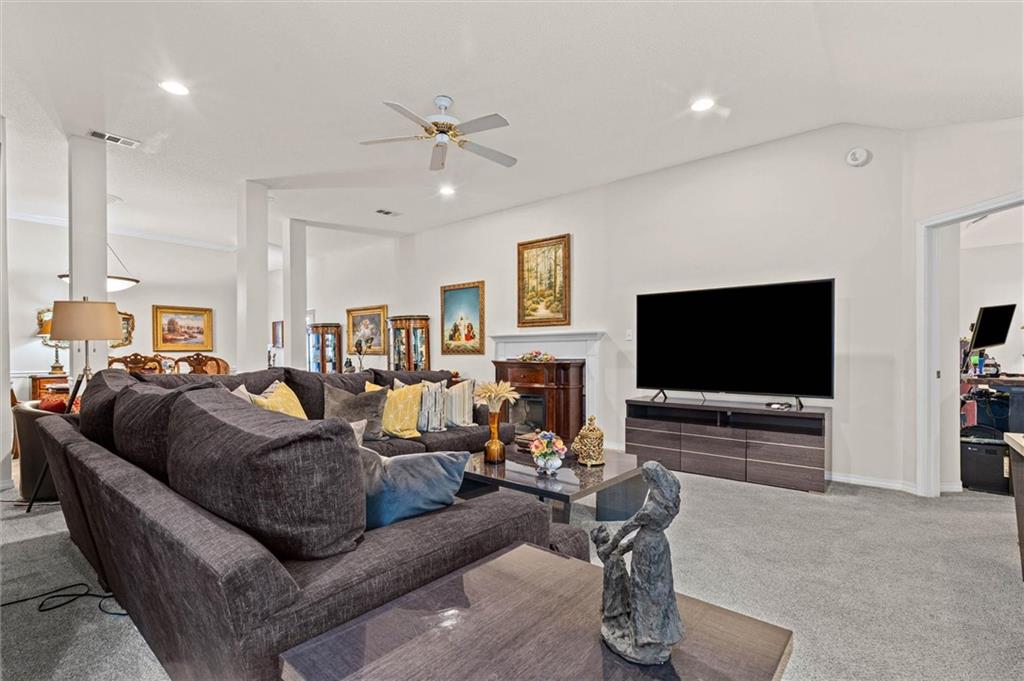 7086 Crown Pointe Drive