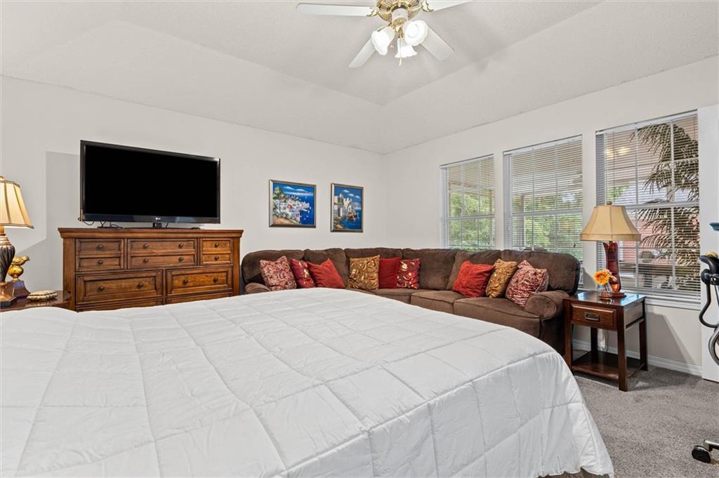 7086 Crown Pointe Drive