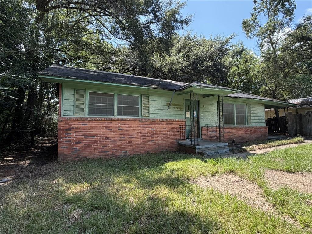 3011 W Curry Drive