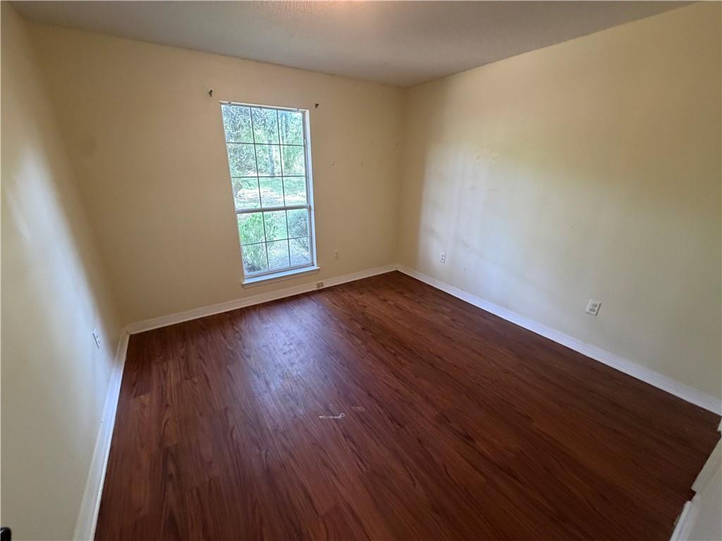 1075 Salco Road W