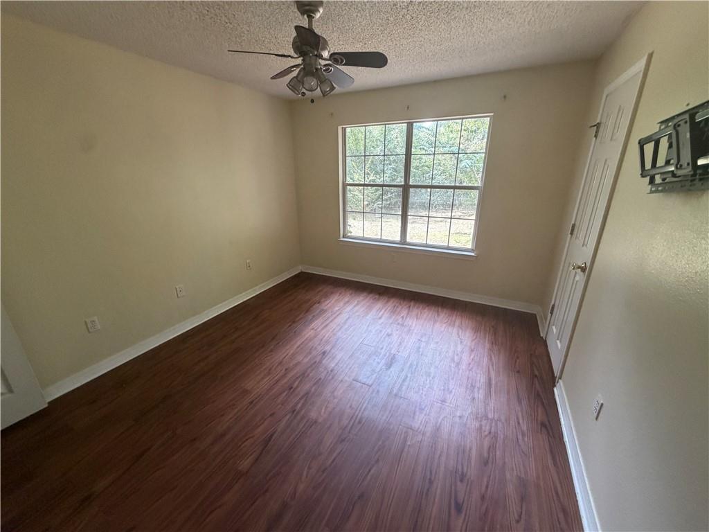 1075 Salco Road W