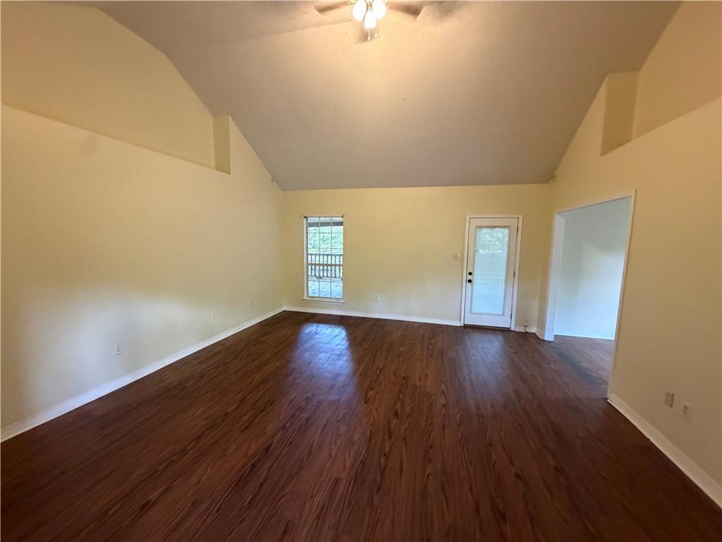 1075 Salco Road W