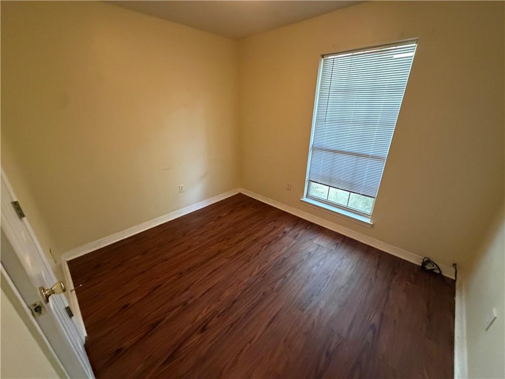 1075 Salco Road W