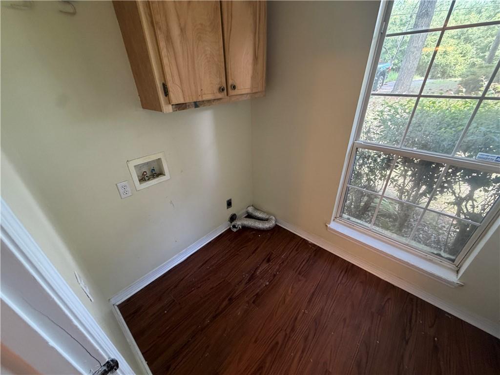 1075 Salco Road W