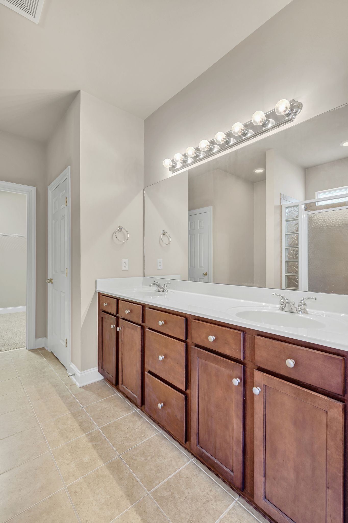 1375 Liberty Pike