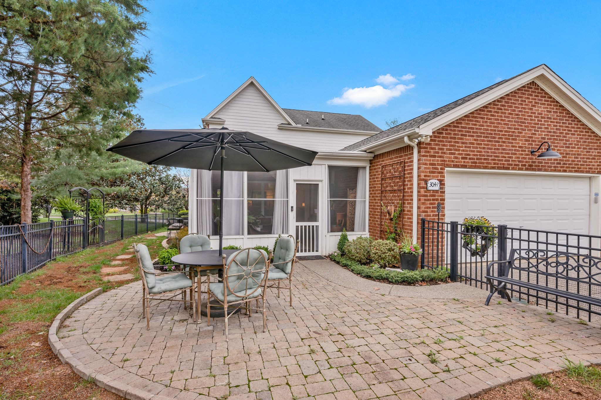 3044 Oxford Glen Dr