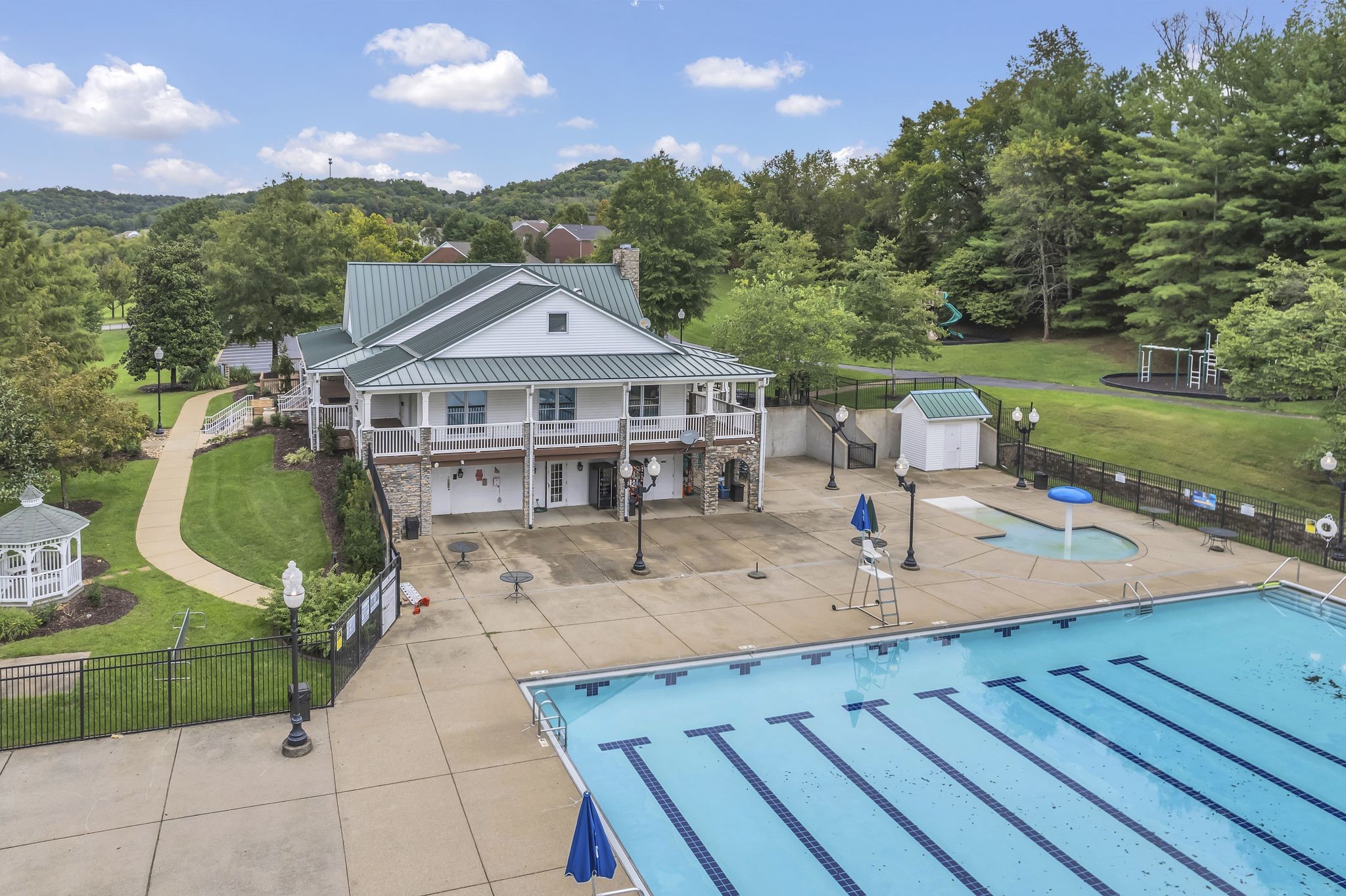 1552 Liberty Pike