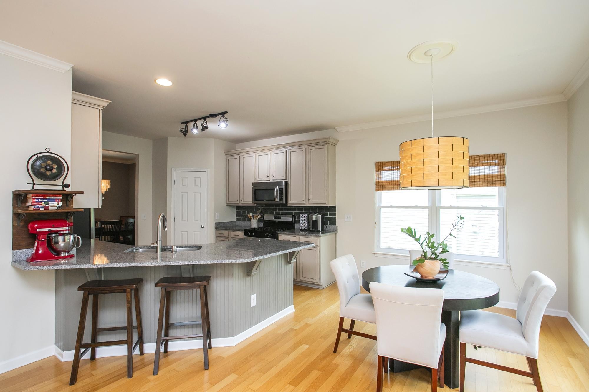 1552 Liberty Pike