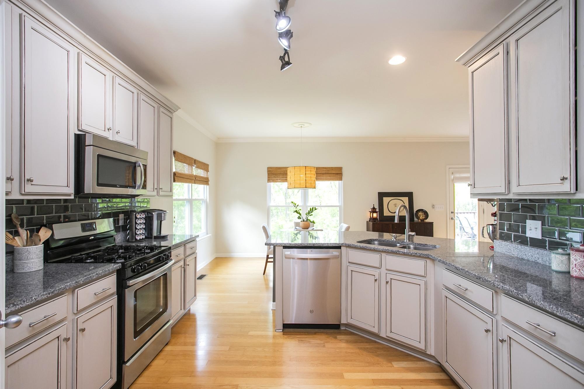 1552 Liberty Pike