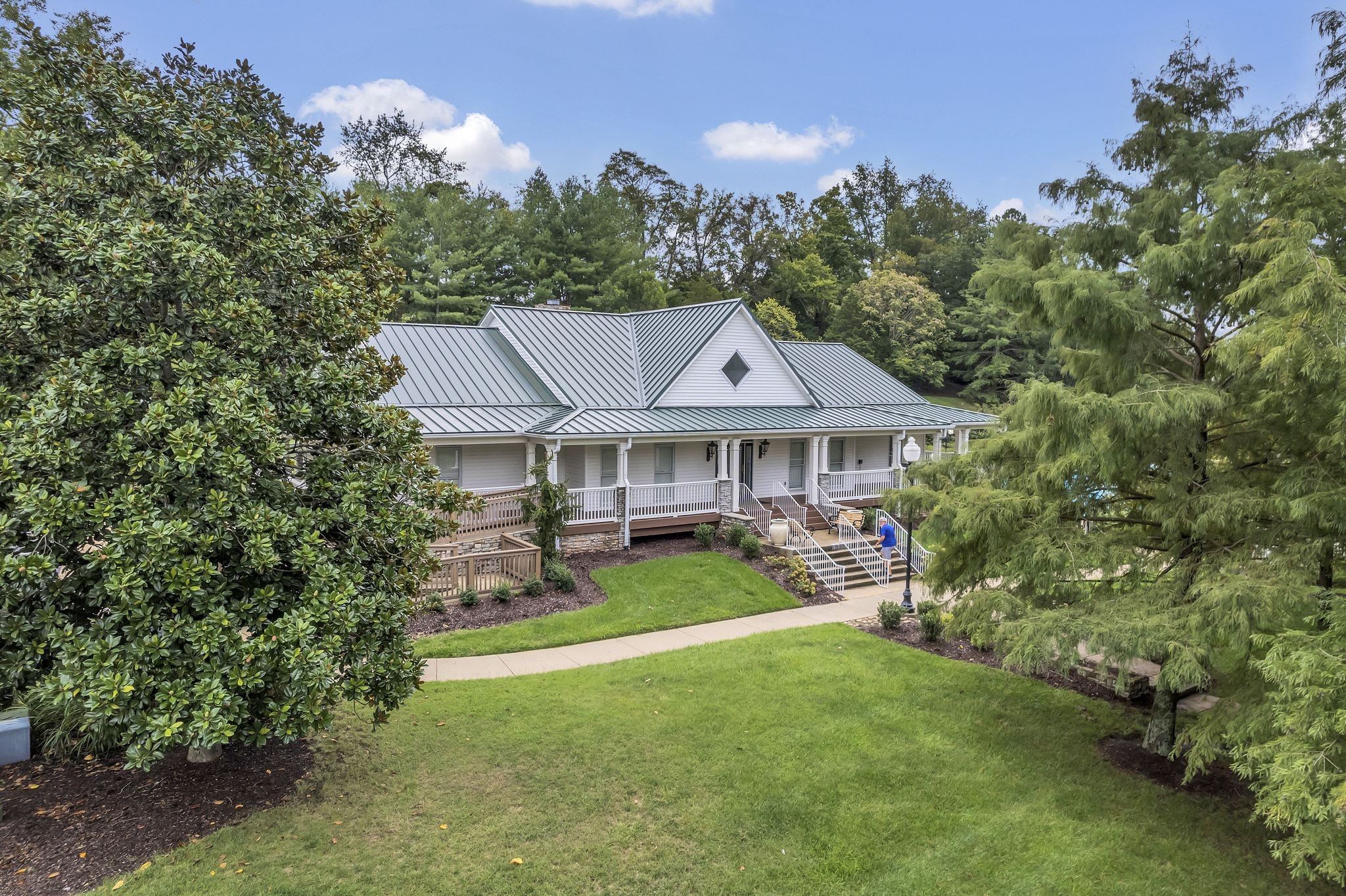 1552 Liberty Pike