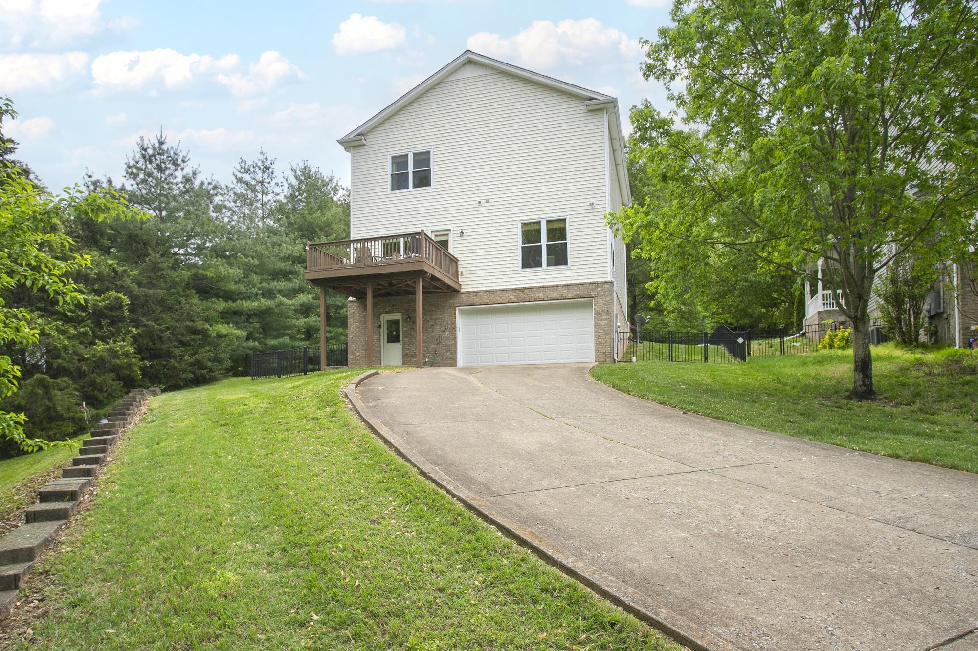 1552 Liberty Pike