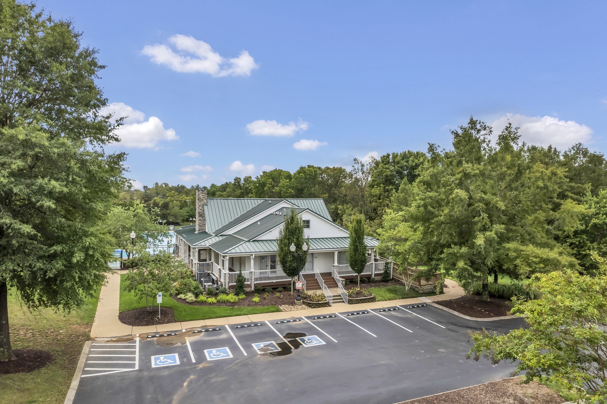 1552 Liberty Pike