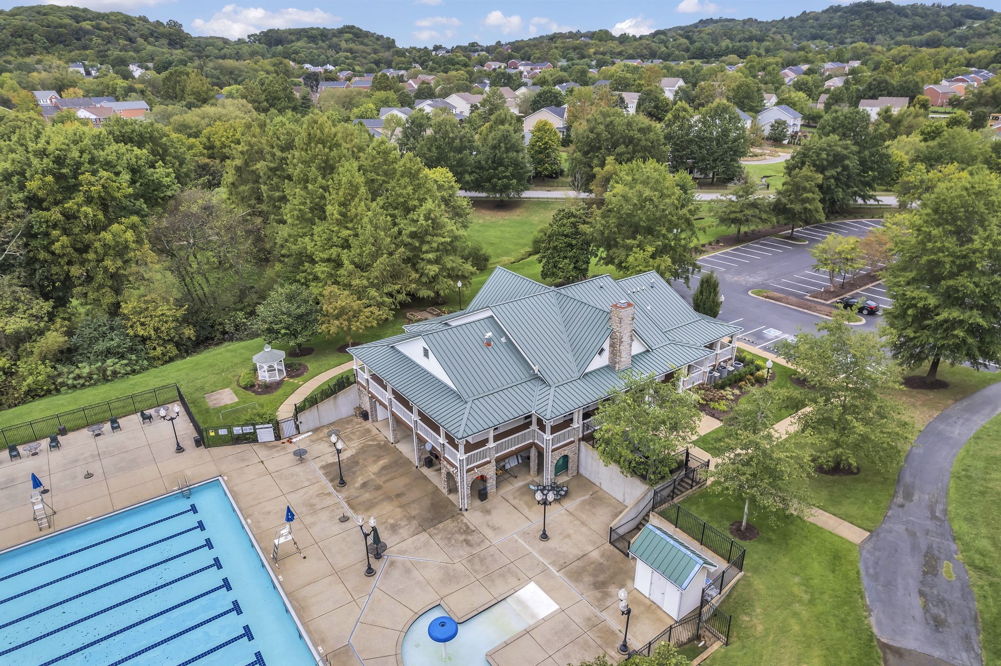 1552 Liberty Pike