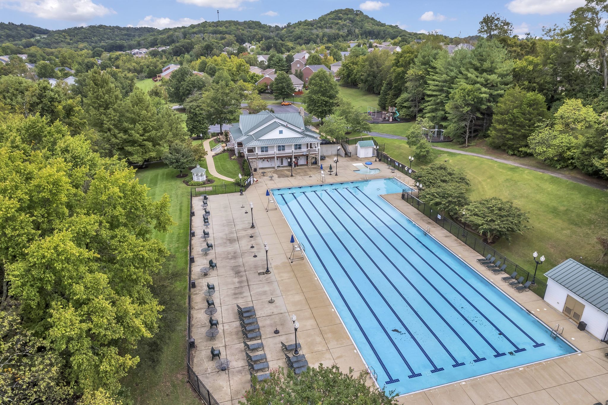 1552 Liberty Pike