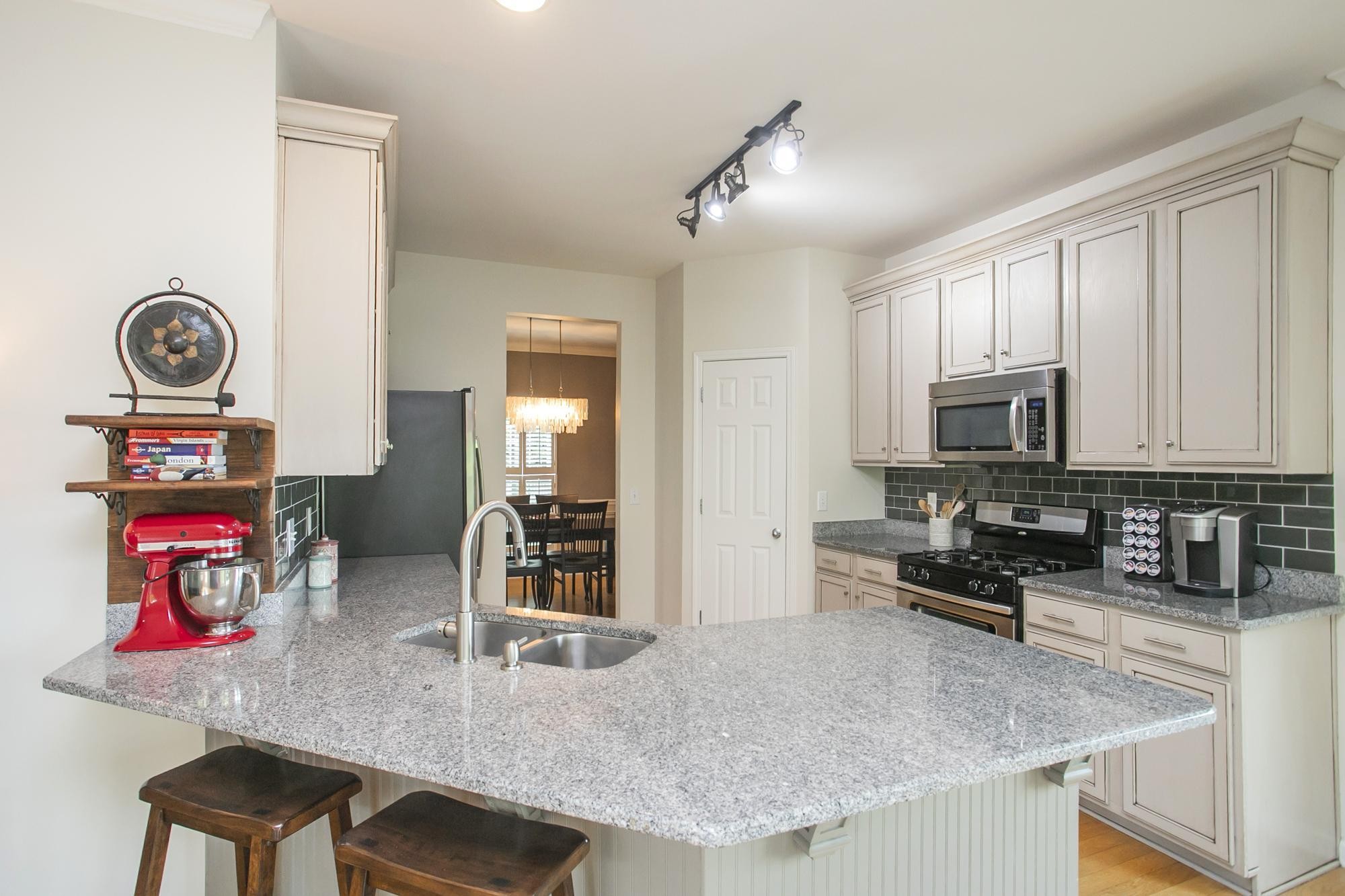 1552 Liberty Pike