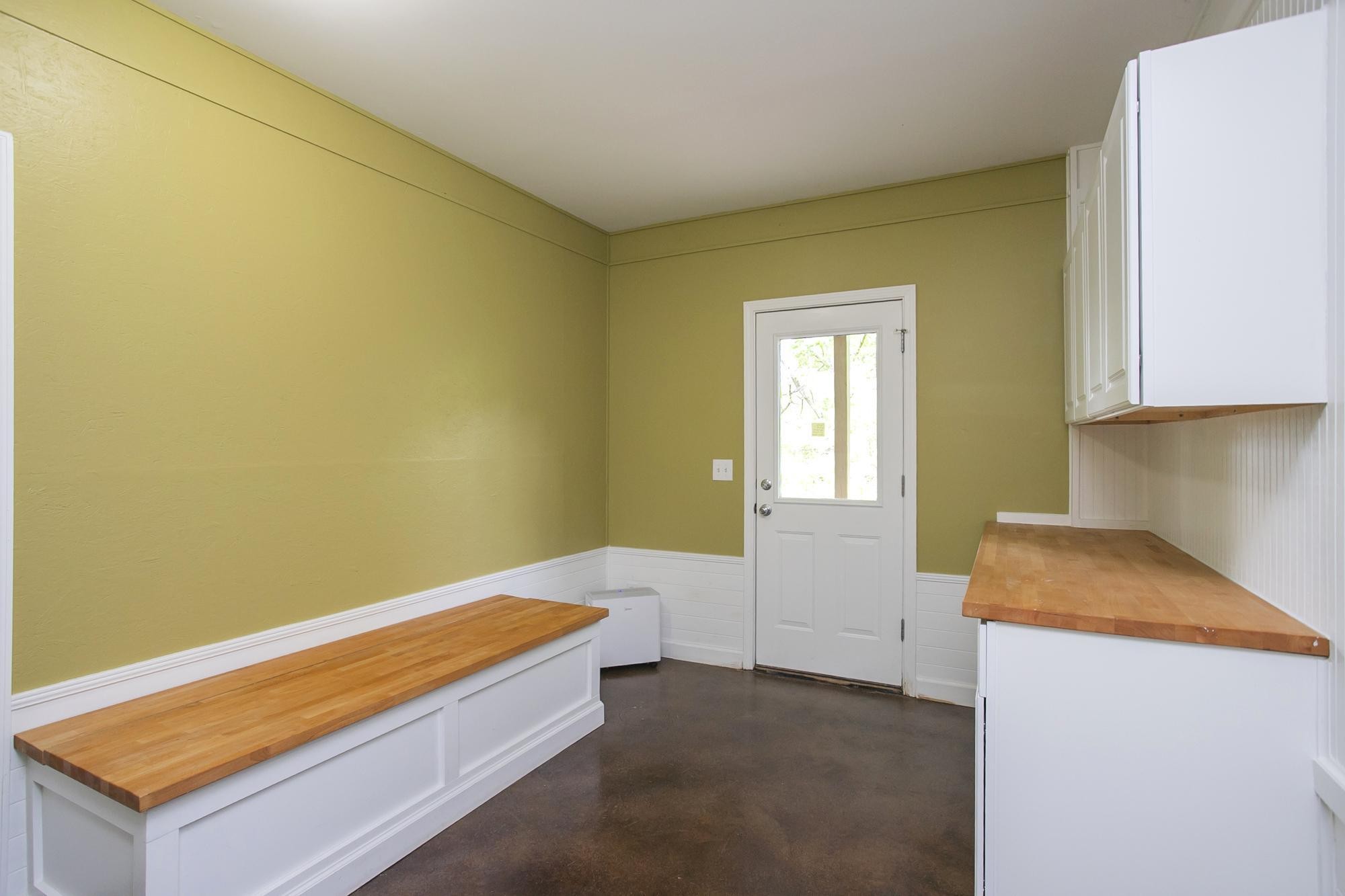 1552 Liberty Pike