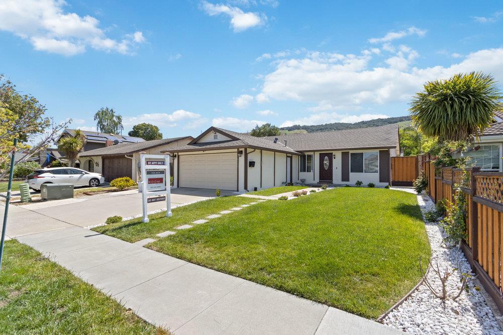 6385 Felder DR