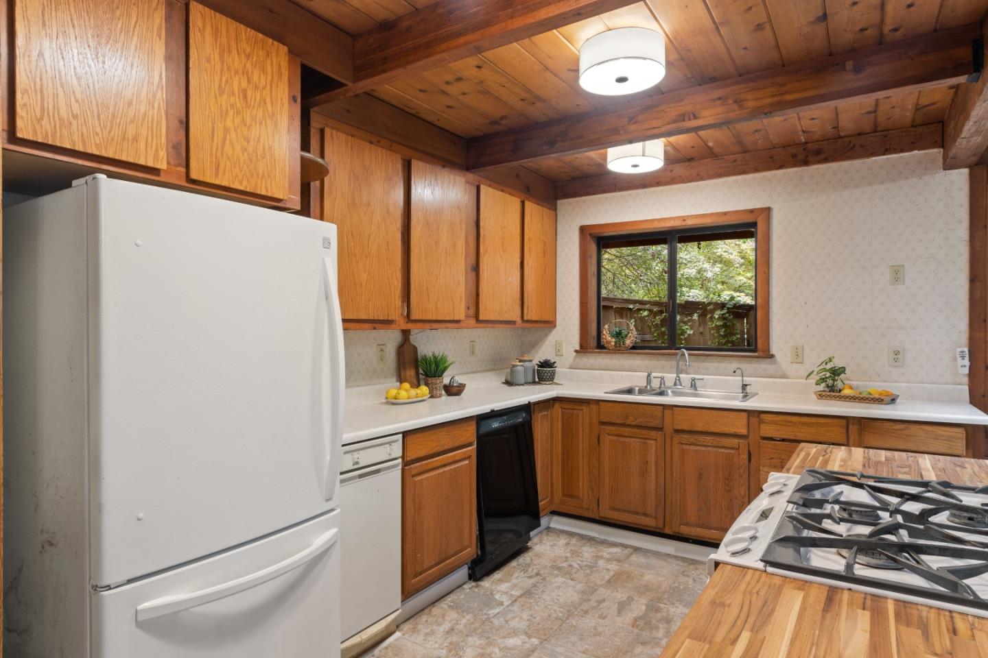 15194 Big Basin Way