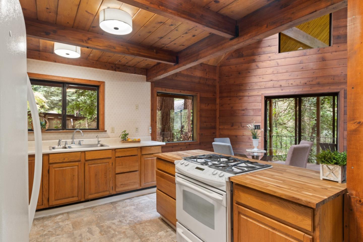 15194 Big Basin Way