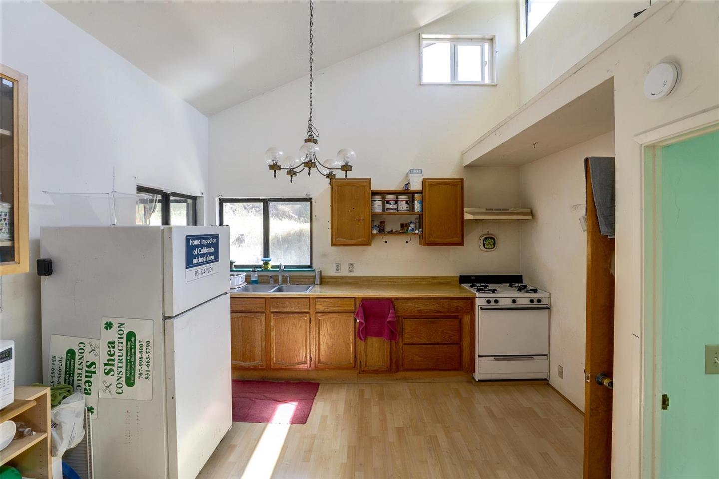 19007 Beatrice DR