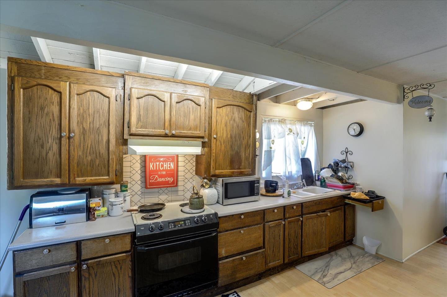 19007 Beatrice DR