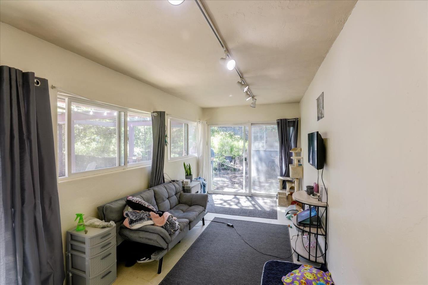 19007 Beatrice DR