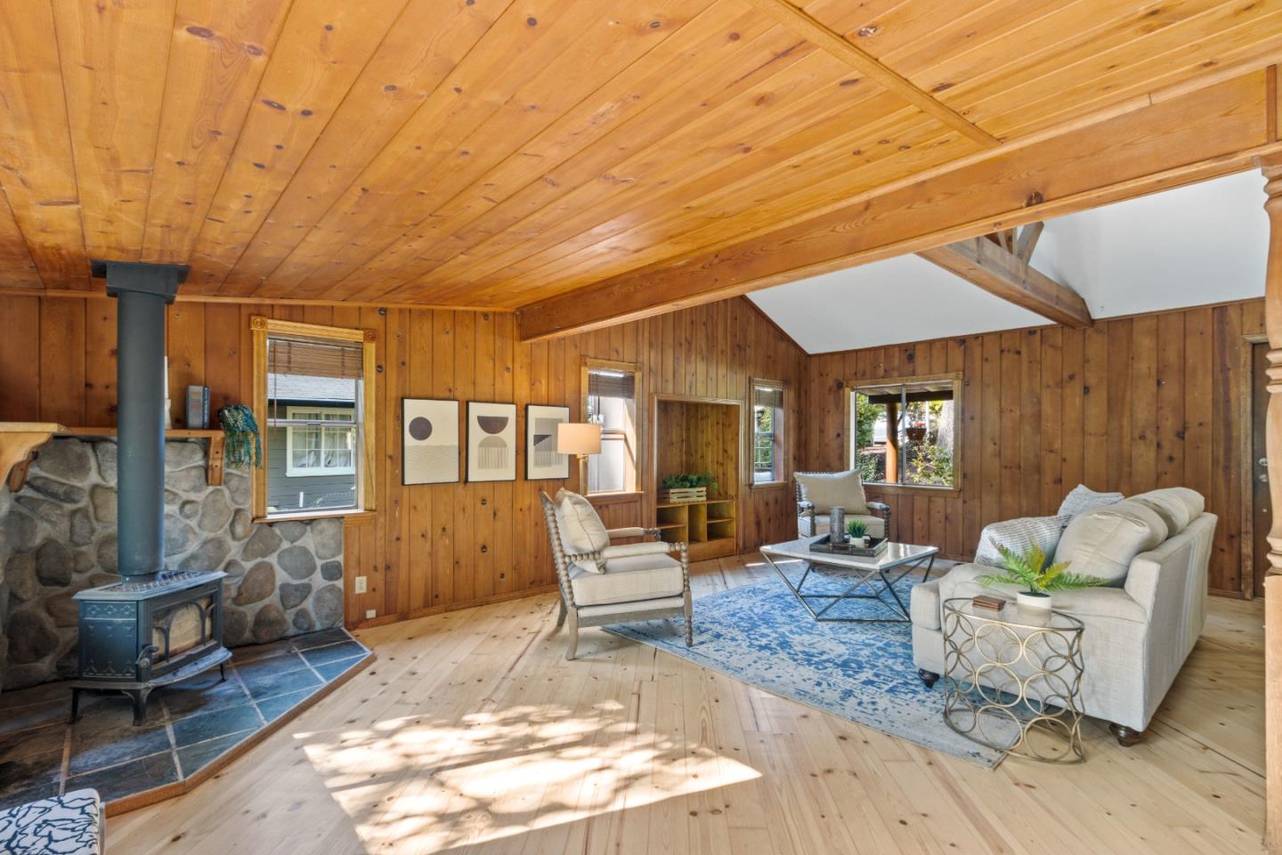 405 Creekside WAY