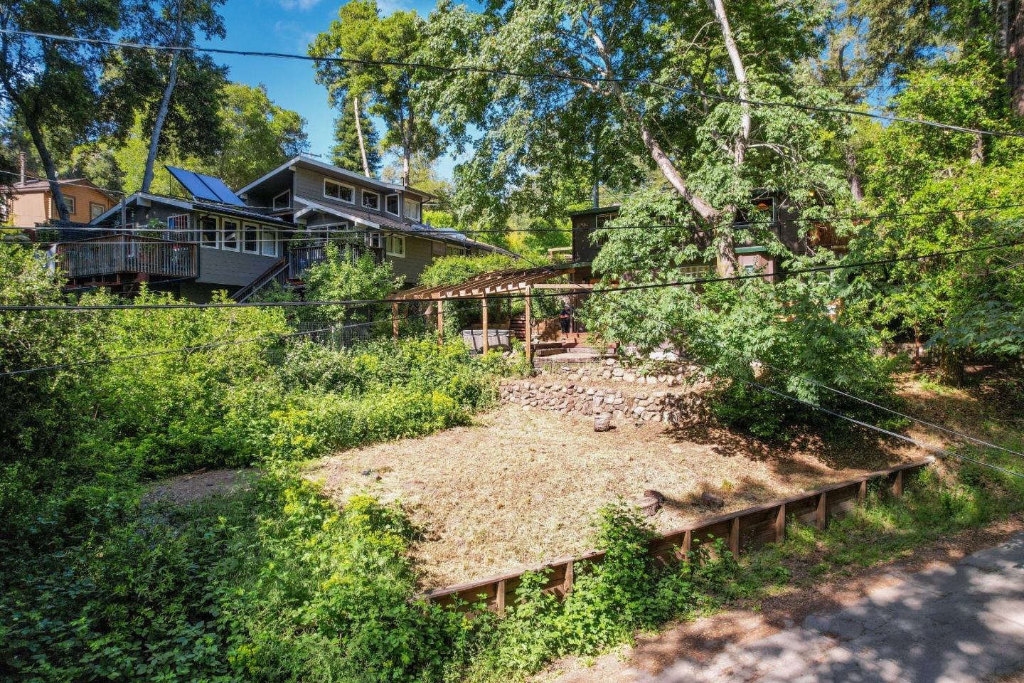 405 Creekside WAY