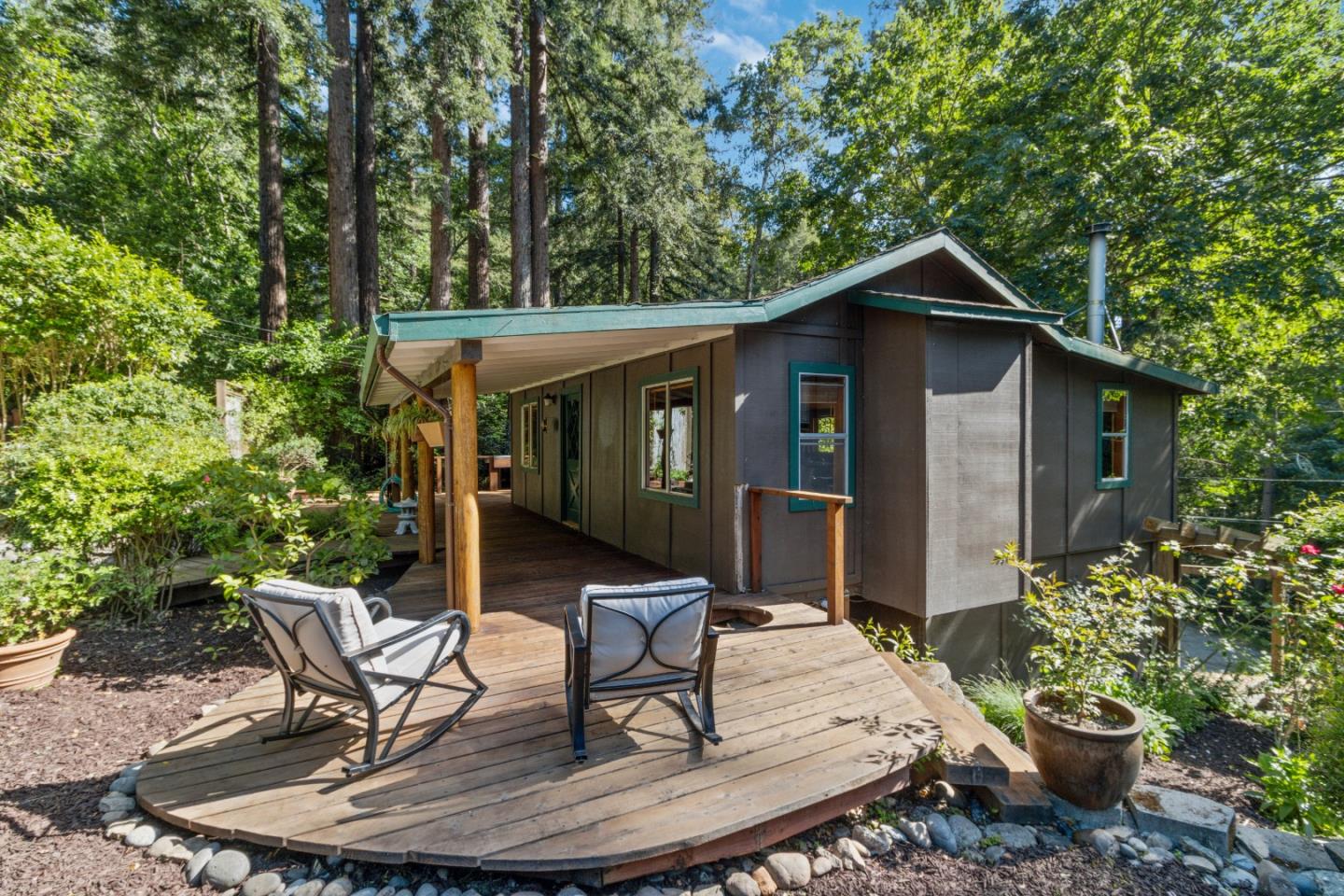 405 Creekside WAY