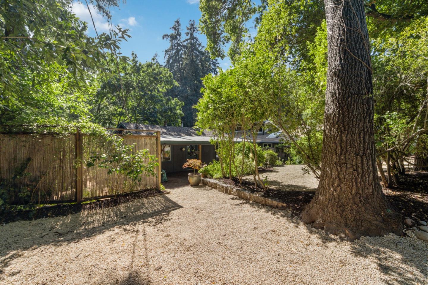 405 Creekside WAY