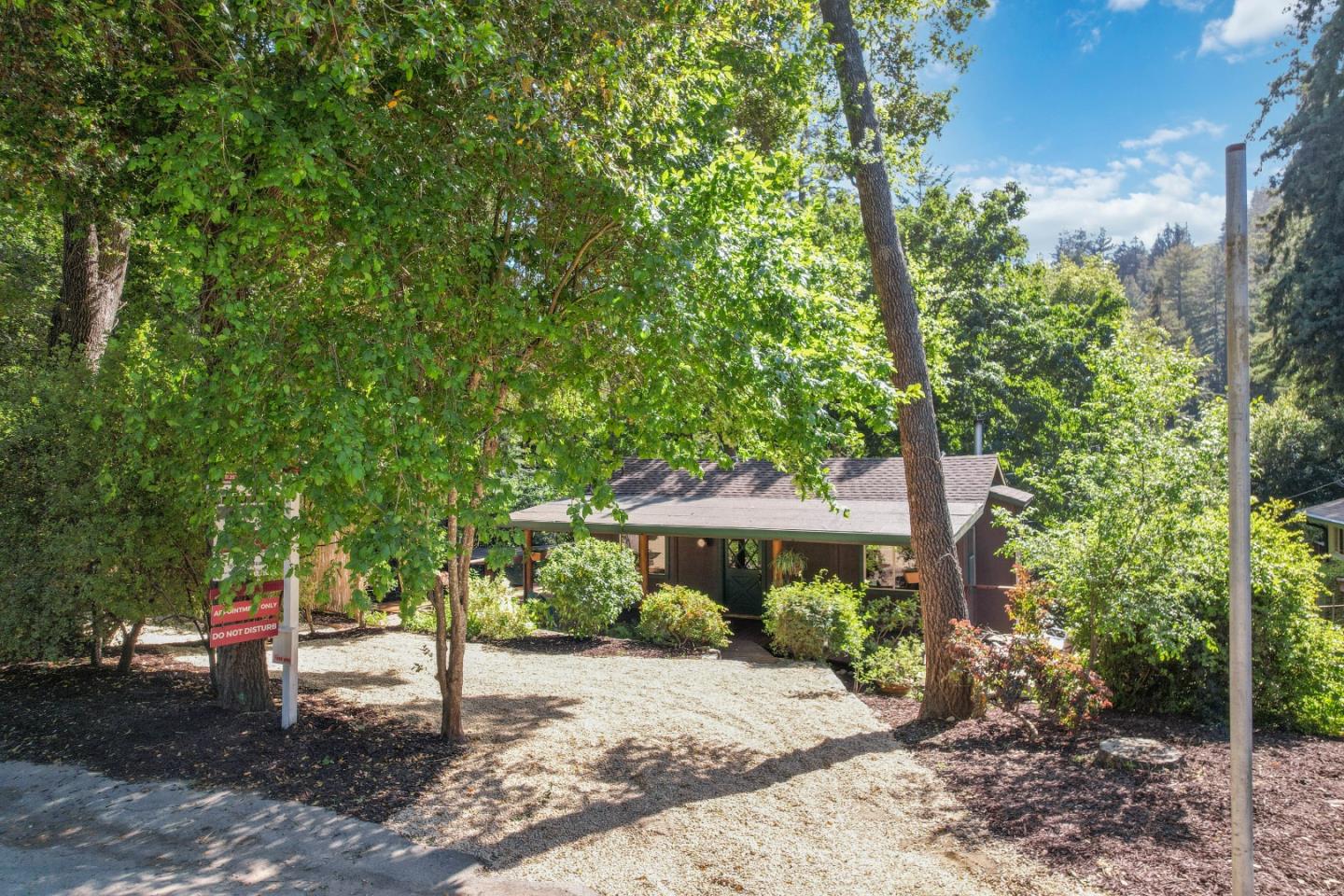 405 Creekside WAY